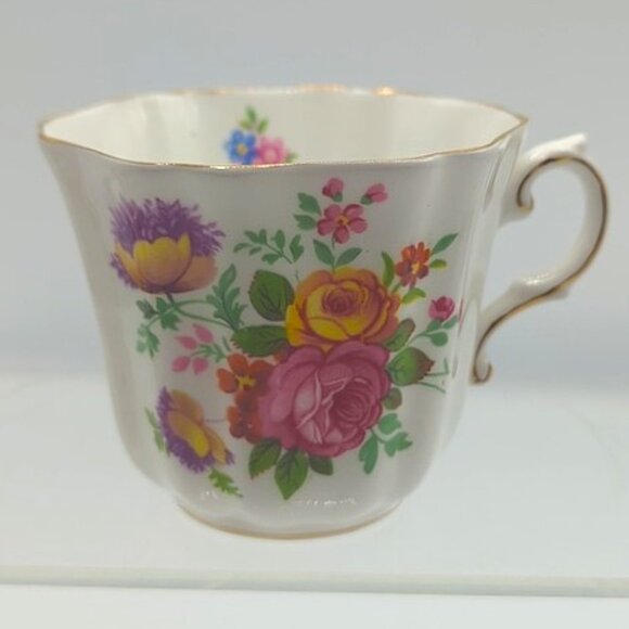 Royal Grafton Teacup & Saucer Fine Bone China Made in England Floral Gold Trim - Picture 4 of 9